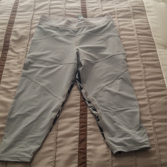 SOLD. Adidas by STELLA MCCARTNEY Adizero legging S - Picture 5 of 7